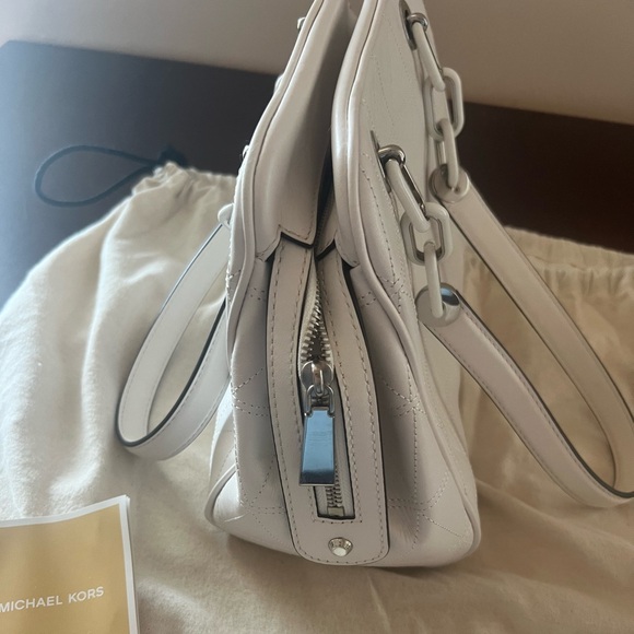 Michael Kors Venice Quilted Bag in Optic White with Silver - Picture 3 of 6